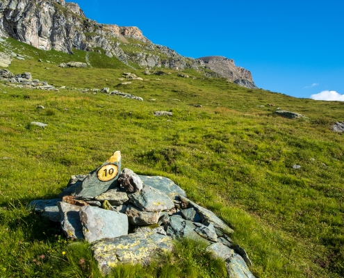 After Hockene Stei, the trail continues to climb northward.