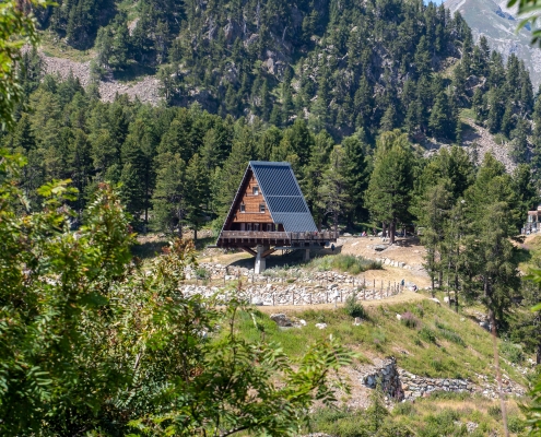 The refuge as seen from path 1A