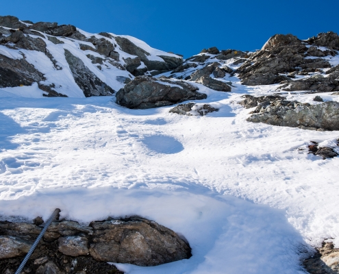 Il cavo sommerso dalla neve