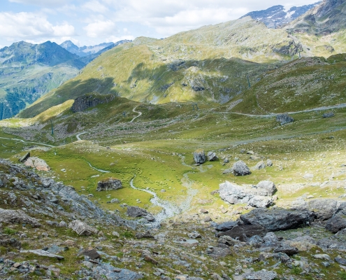 From the step leading to the Zube Pass, looking down into the valley.