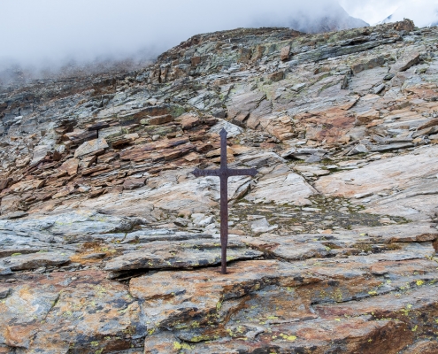 Iron cross, with the inscription JBA 1885