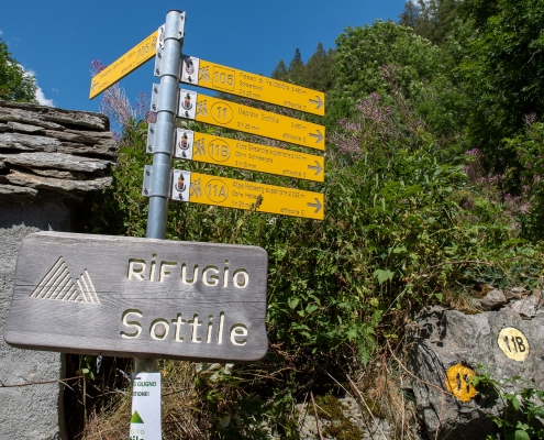 Le indicazioni per il rifugio ospizio Sottile