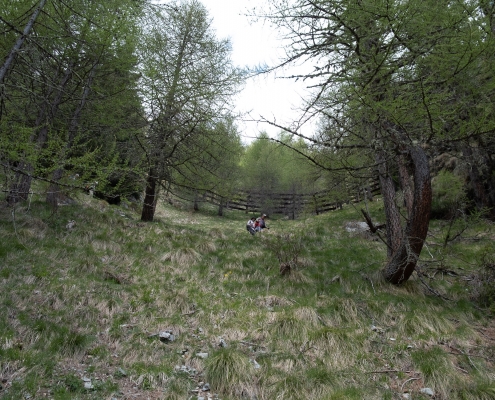 I ripari antivalanga segnano la fine del gradino di valle