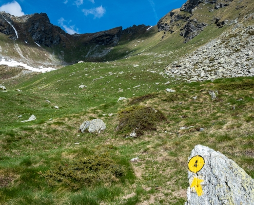 Approaching the Gruebe Alp.