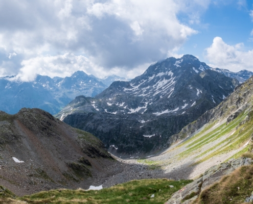 Il passo di Valdobbiola, guardando verso il versante valsesiano