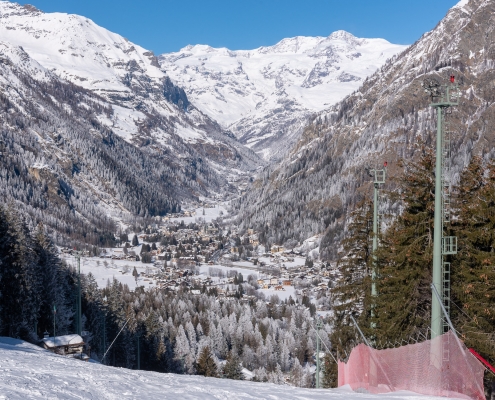 The view of Gressoney Saint-Jean from the slope