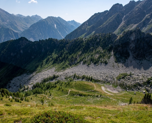 From the summit, the path coming from the Belvedere