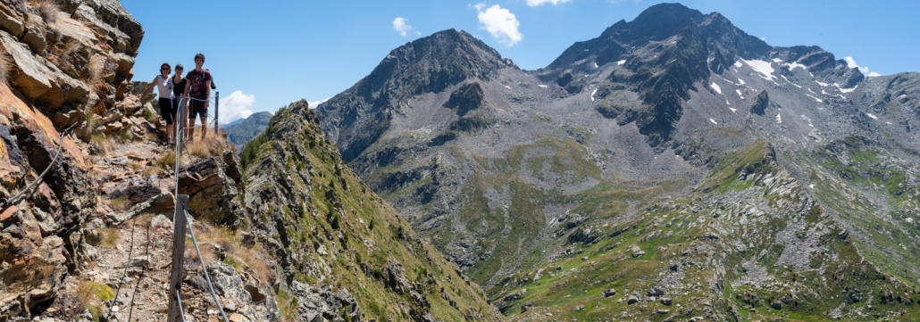 Il colletto Taf, sullo sfondo il Mont Nery