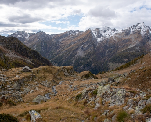 Scendendo verso Schenébiel (2318m)