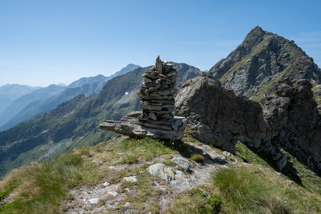 The cairn at the Bocchetta di Eclou