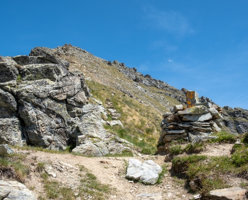 Il colletto Valnera, e punta Valnera alle spalle