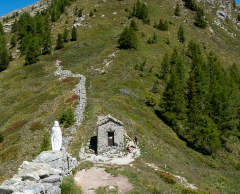 Il colle Ranzola e la cappella (giugno 2022)