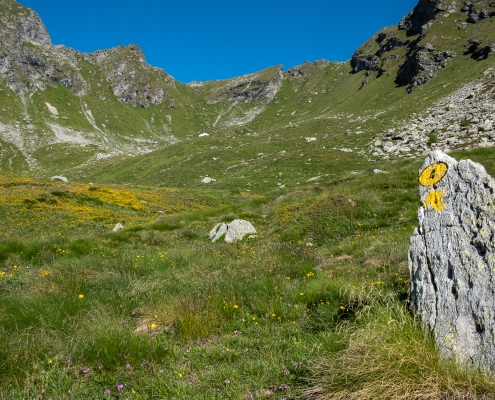 2217m, appare l'Alpe Gruebe e la conca finale