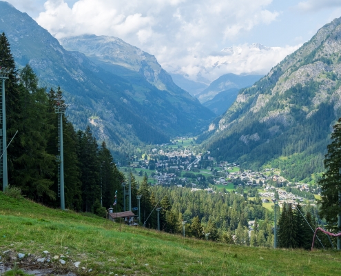 The view of Gressoney Saint-Jean from the slope