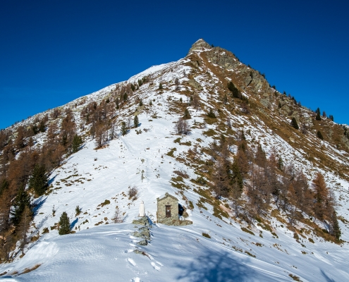 Colle Ranzola and the chapel (October 2021)