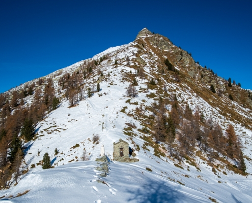 Il colle Ranzola e la cappella (ottobre 2021)