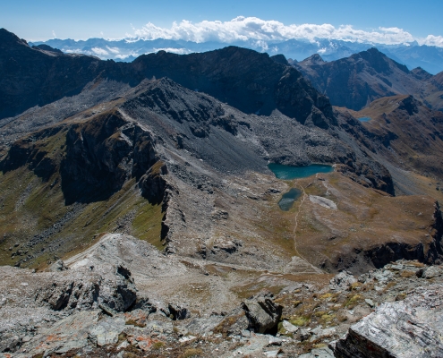 Vista verso i laghi di Pinter, Corno Vitello (sx) e Gran Cima (centro)