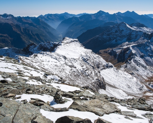 Dalla vetta guardando verso il Monte Pinter