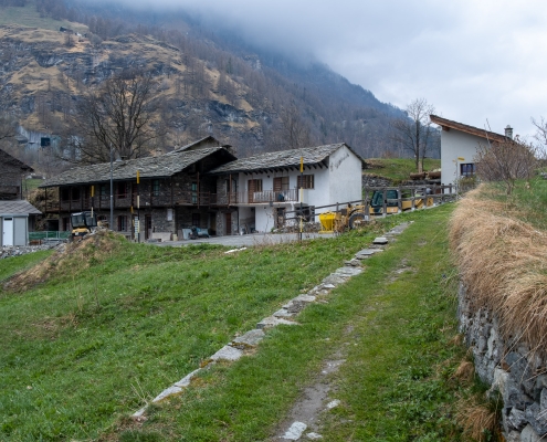 L'arrivo a Biela, dove si incrocia il sentiero per il passo di Rissuolo